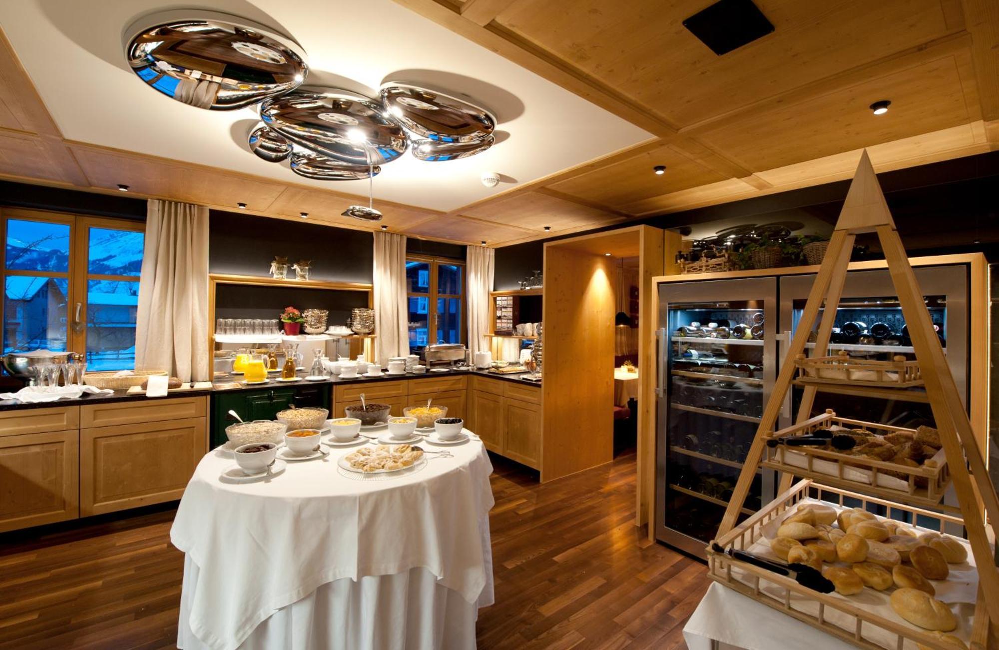 Hotel Gasthof Adler Schoppernau Bagian luar foto