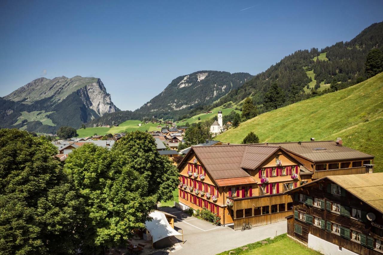 Hotel Gasthof Adler Schoppernau Bagian luar foto